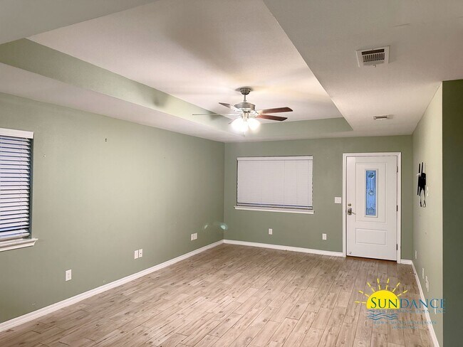 Building Photo - Beautiful 3 Bedroom Home in Navarre