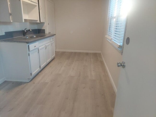 Photo - 10965 South Figueroa Street Apartment