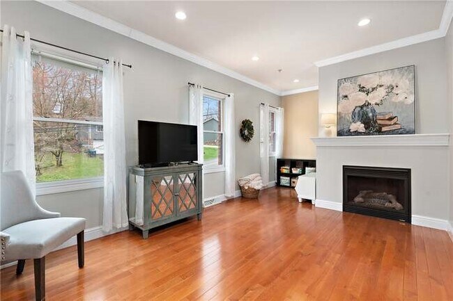 Building Photo - 302 Josephs Ln