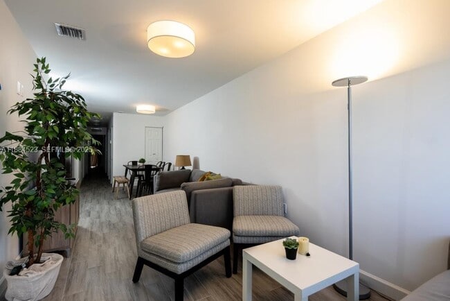 Foto del edificio - 2800 SW 4th St