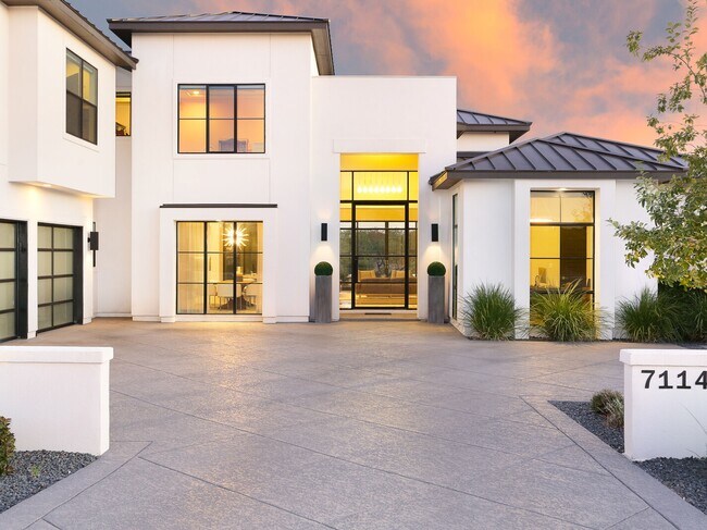 Building Photo - 7114 Bluff Grn