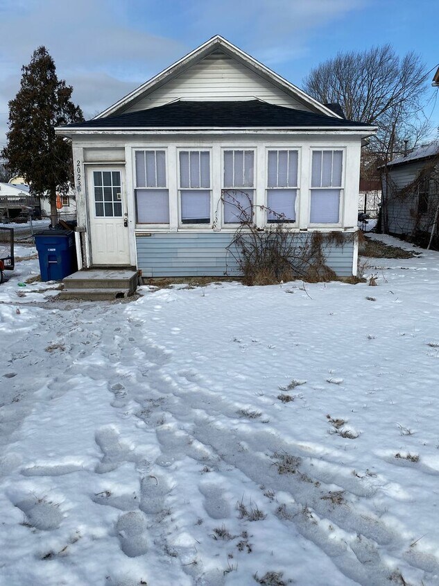 Primary Photo - 2 Bedroom House