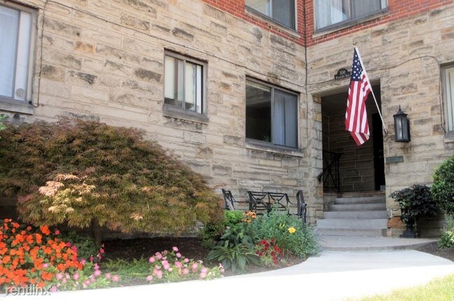Foto del edificio - 1 br, 1 bath Apartment - 300 Washington Rd.