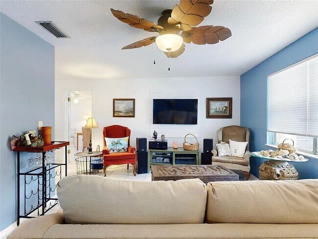 Building Photo - Charming 2-bedroom, 1-bath home