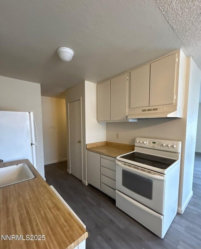 Building Photo - 4604 Neil Rd