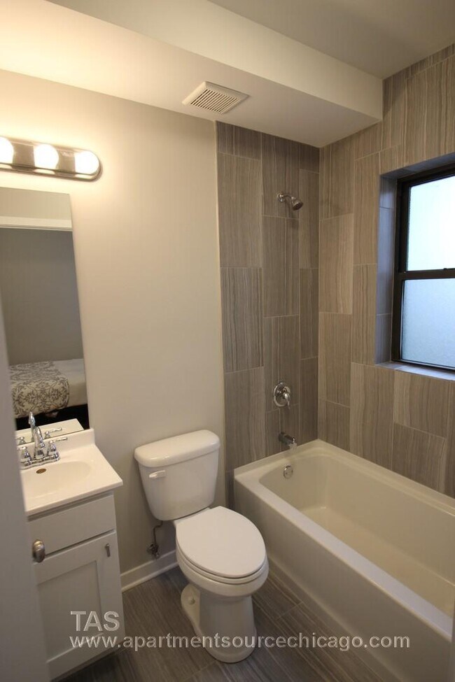 Foto del edificio - 3104 W Sunnyside Ave