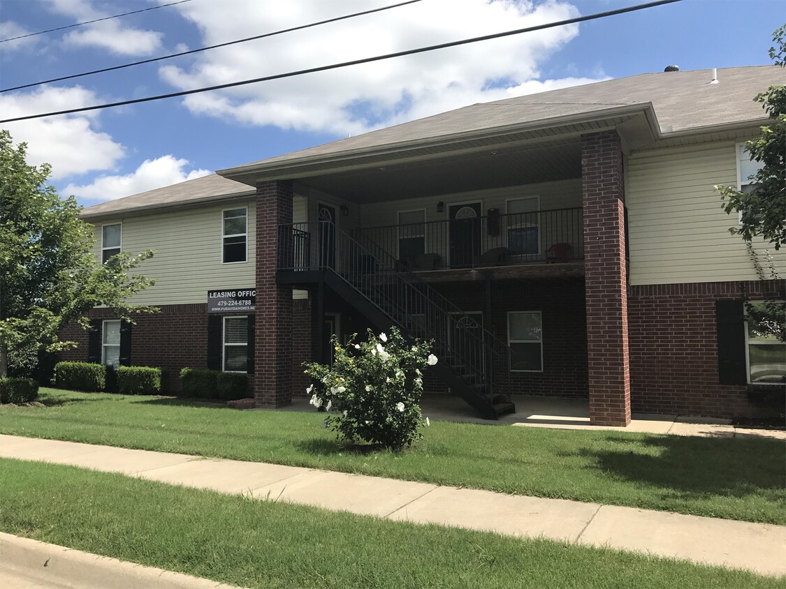 7803 SW Blue Jay Ln Unit 21, Bentonville, AR 72712 Room for Rent in