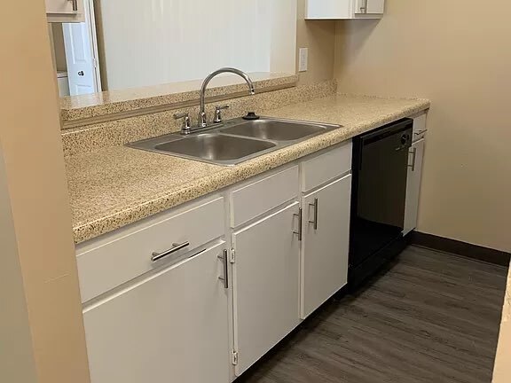 Foto del edificio - 125 E Rosebay Ln