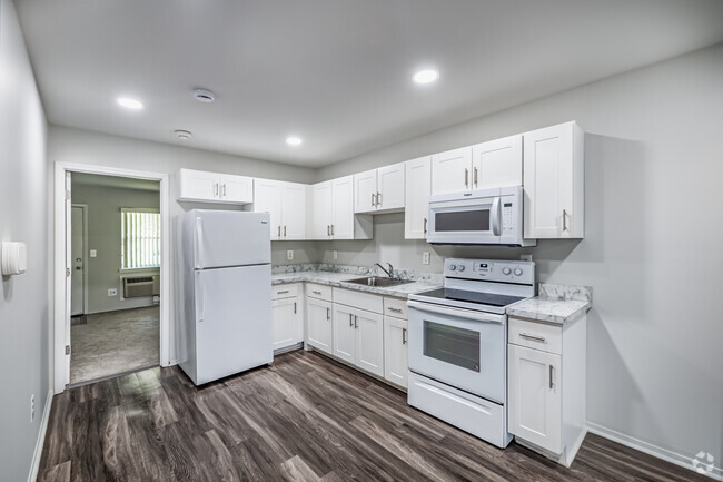1BR, 1BA - 559SF Kitchen - Zen Long Island at Amityville 55+ Community