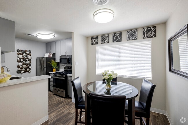 Interior Photo - Oasis at Scottsdale