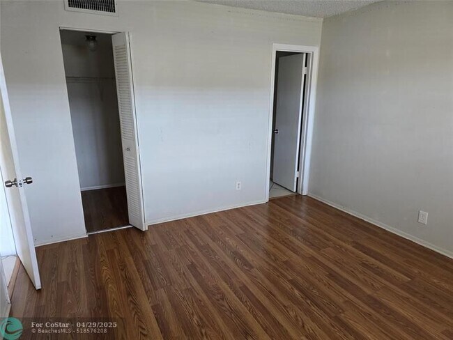 Foto del edificio - 7925 S Colony Cir