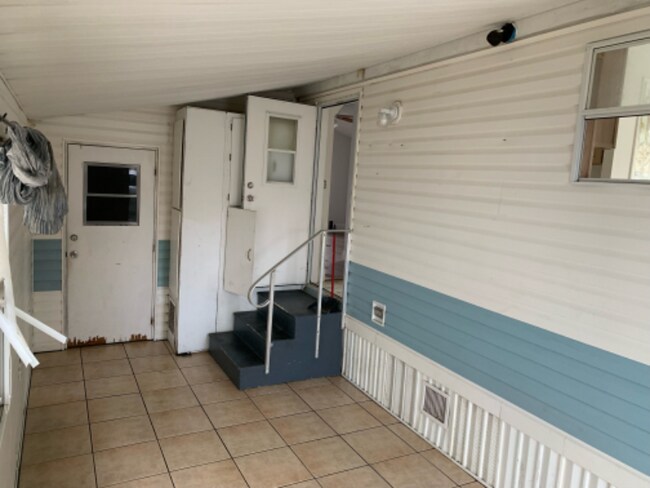 Building Photo - 17072 Silver Shores Ln