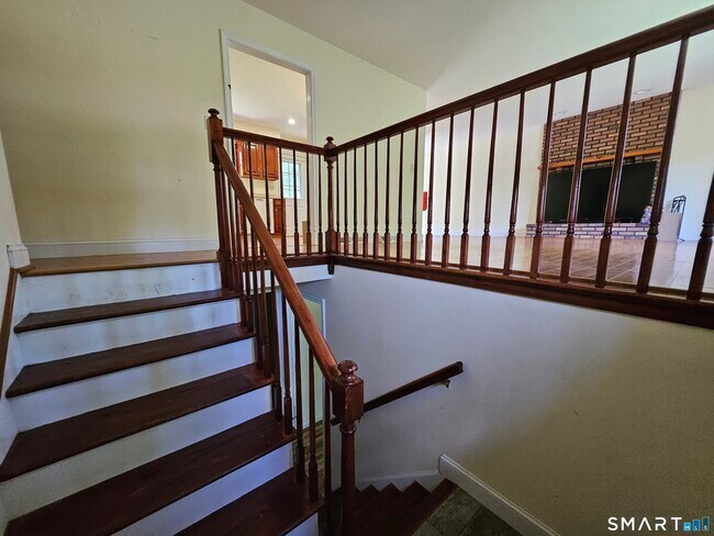 Foto del edificio - 172 Country Hills Rd