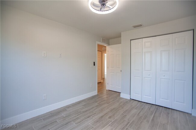 Foto del edificio - 3716 SW 16th Pl