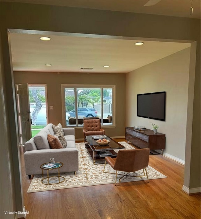 Building Photo - Adorable Single Story, Single Family Home ...