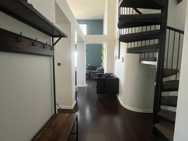 Foto del edificio - Furnished or Unfurnished.....the choice is...