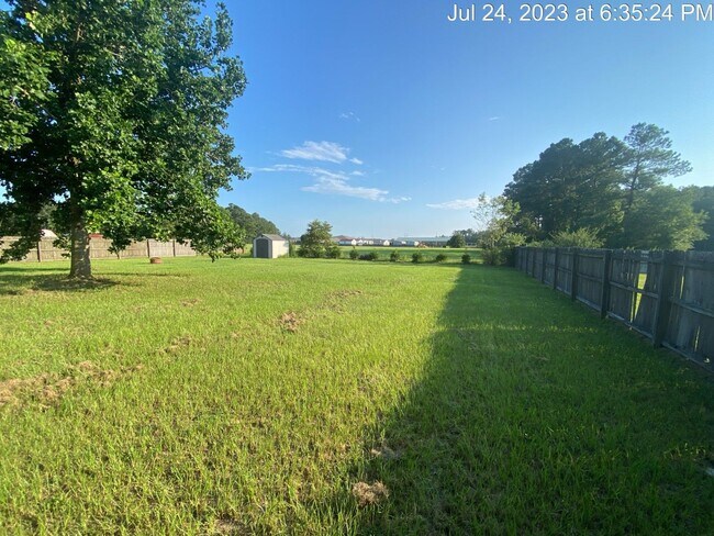 Foto del edificio - 413 Rushmore Ct