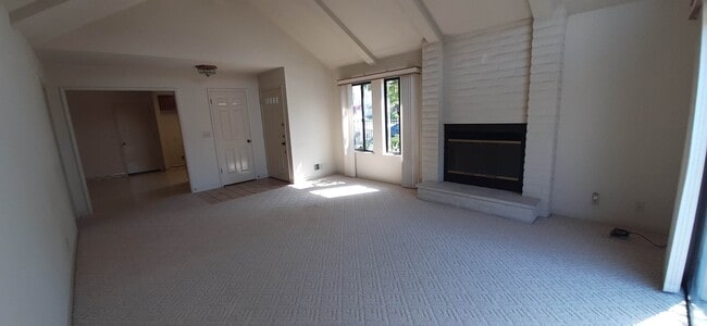 Building Photo - 1-111 Nissen Rd