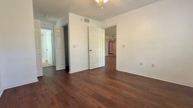 Foto del edificio - 2/2 First Floor with Garage + Lake View – Grand Isles