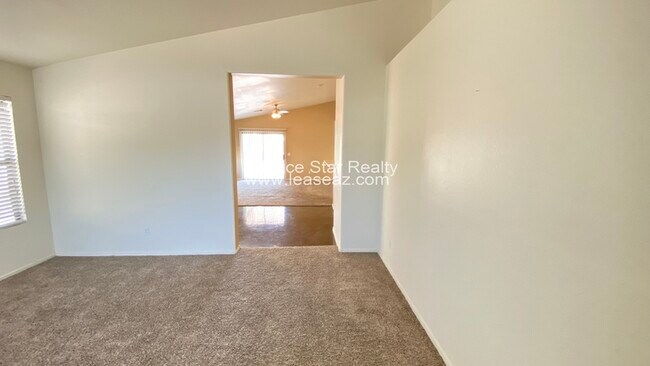 Building Photo - 14751 N 148th Ave