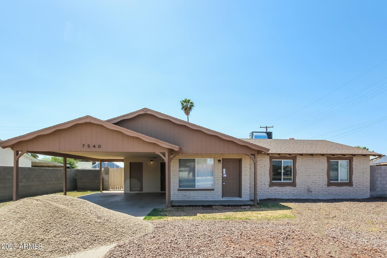 Primary Photo - 7540 N 35th Ave