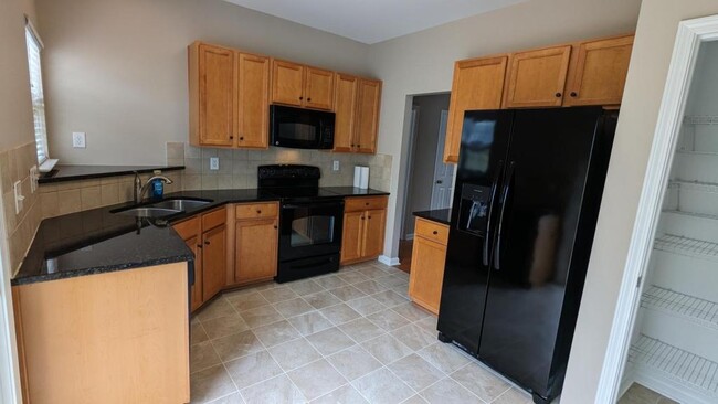Building Photo - 11714 Stockdale Ct
