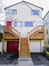 Building Photo - 1380 Kossuth St