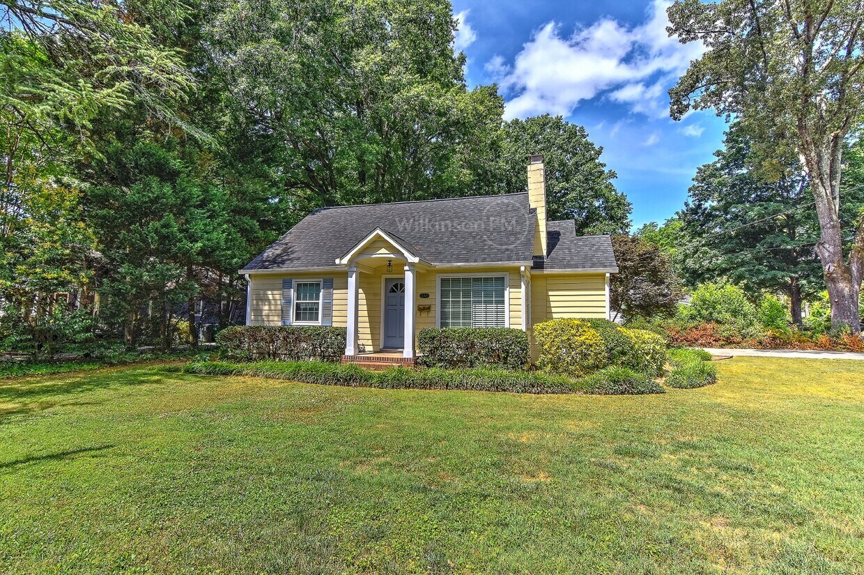Foto principal - Cottage Home in Plaza Midwood 2Bd/1Bth wit...