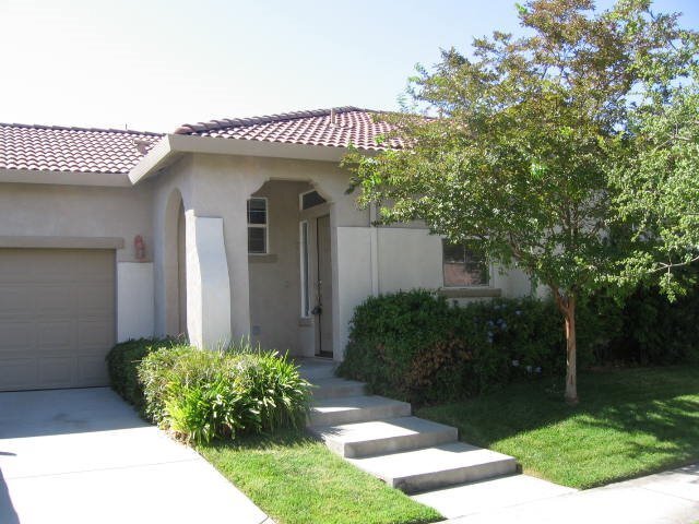 Foto del edificio - Beautiful Natomas area home on corner lot
