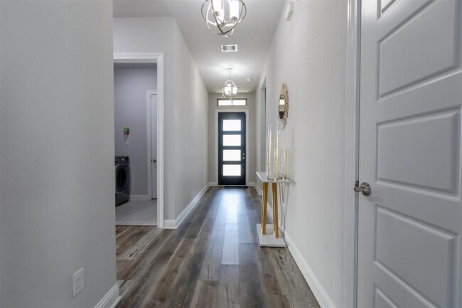 Foto del edificio - 2023 Village Orchard Ln