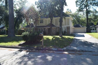 Building Photo - 6207 Northway Dr