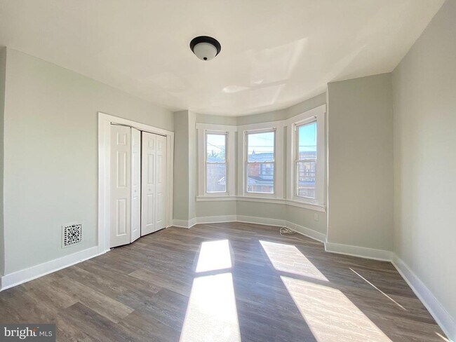 Foto del edificio - 5017 Parrish St