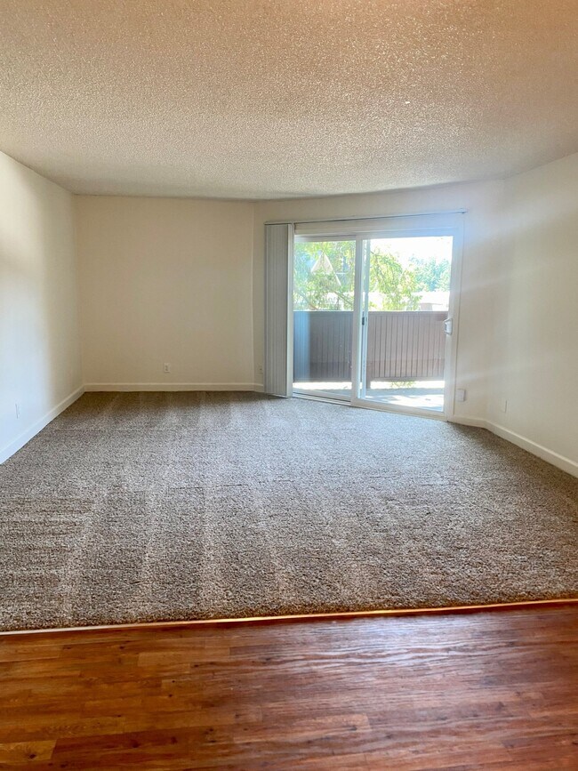 Foto del edificio - 8585 SW Canyon Ln