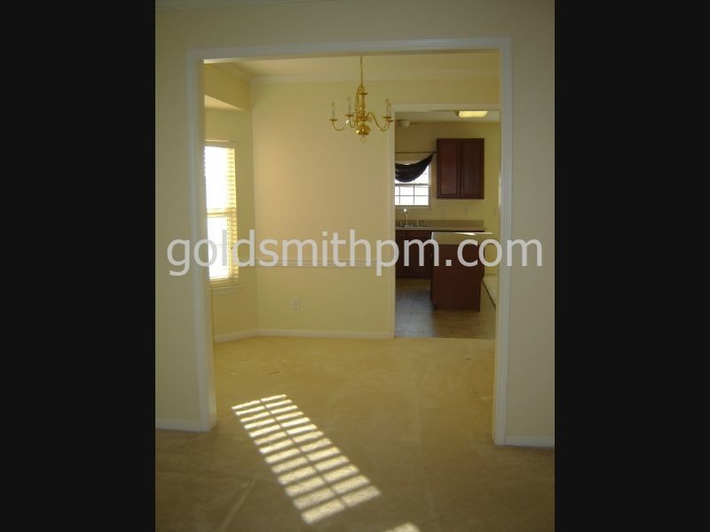 Building Photo - 206 Summerston Pl