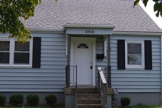 Building Photo - 868 Clarks Ln