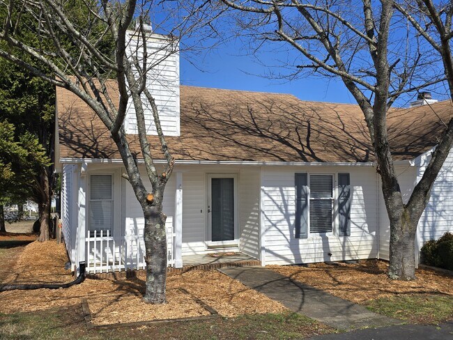 Building Photo - 1829 Alyssum Pl