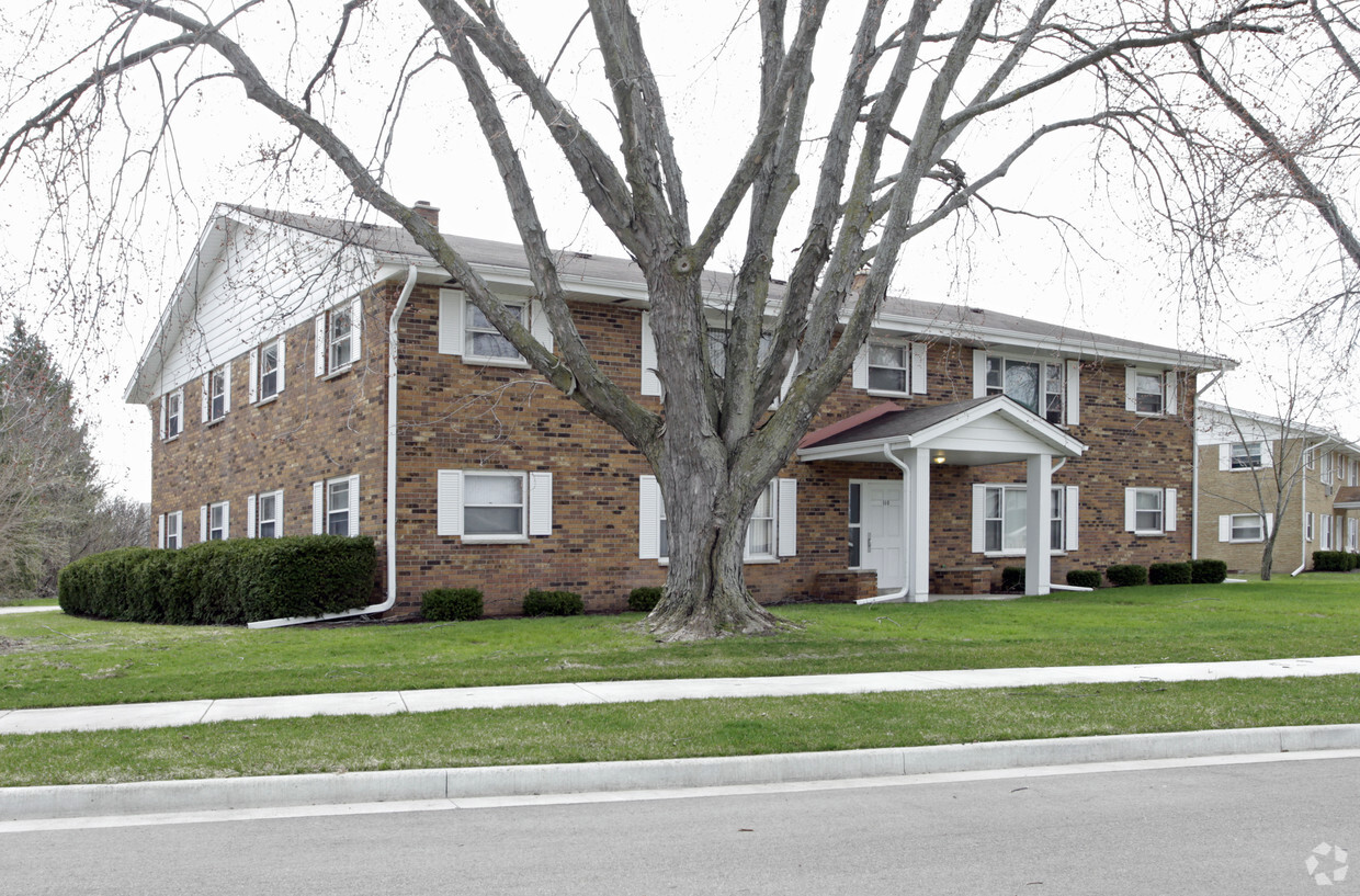 110 - 150 Maple Ave S - 110-150 Maple Ave S