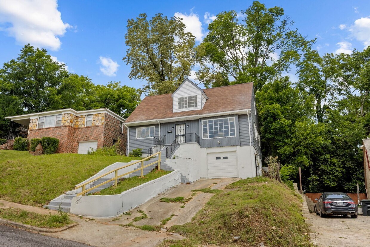 Foto principal - Charming 4 Bedroom, 2 Bathroom house