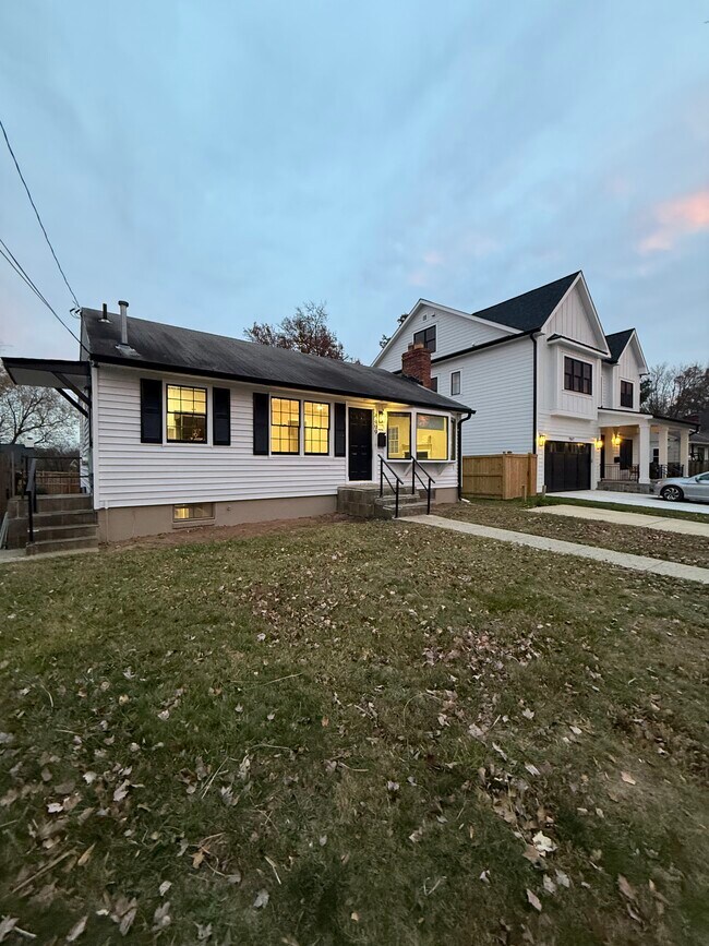 Building Photo - 9809 Montauk Ave