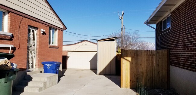 Foto del edificio - 3887 W Rosemary St
