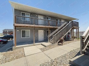 Building Photo - 1924 Harvest Moon Dr