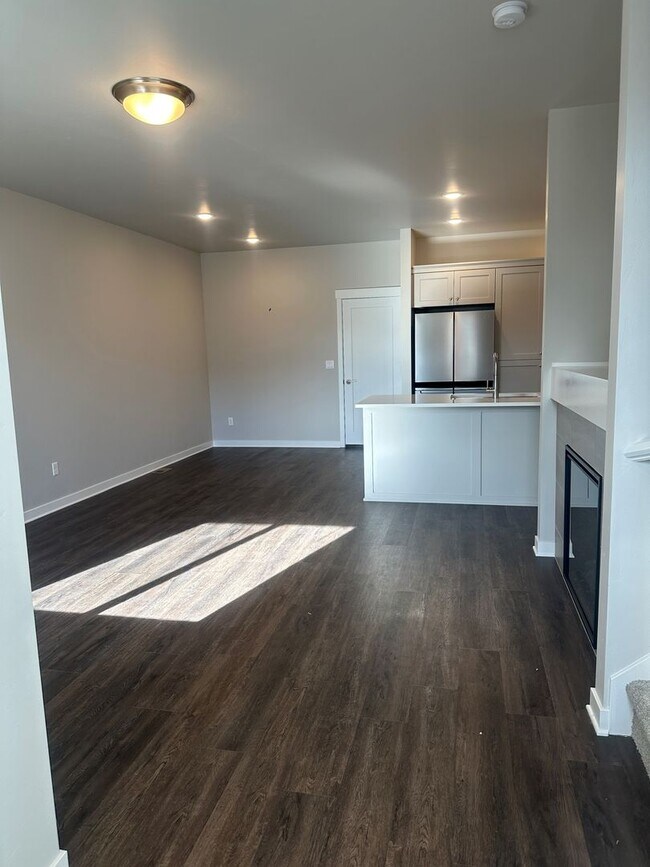 Foto del edificio - Spacious 3BR/2.5BA Townhome w/ Community Park & Trails – Bend, OR