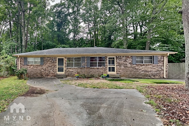 Building Photo - 2539 Park Dr