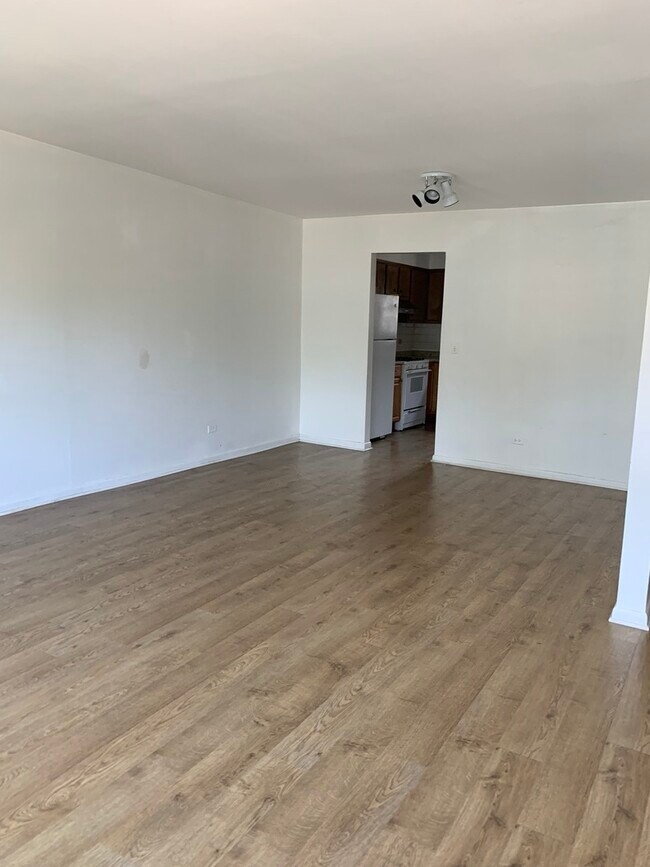 Foto del edificio - 2353 W Birchwood Ave