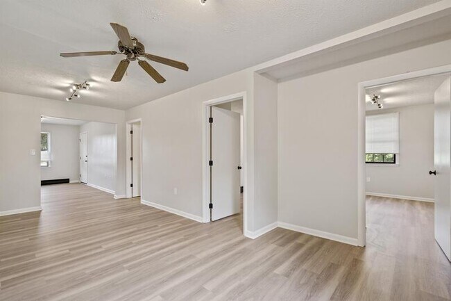 Foto del edificio - 2520 Bradford Ct