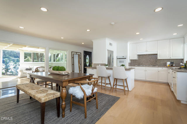 Foto del edificio - 5045 Redwillow Ln