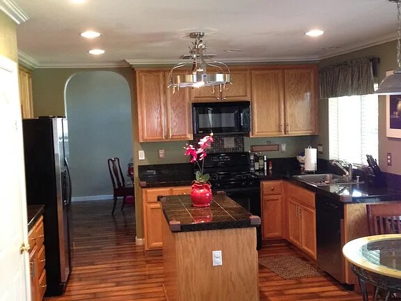 Building Photo - 142 Mike Gartrell Cir