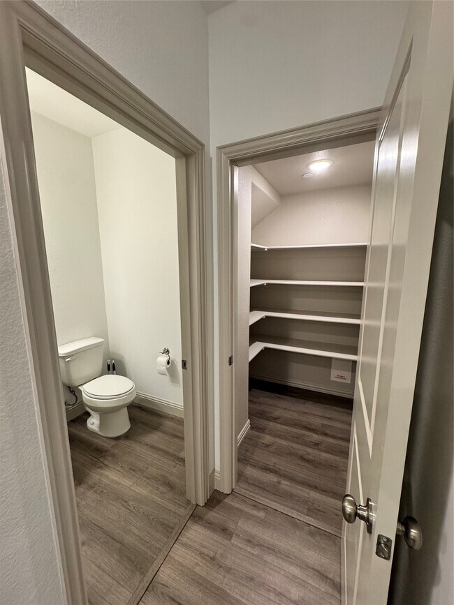 Building Photo - 4365 Union St