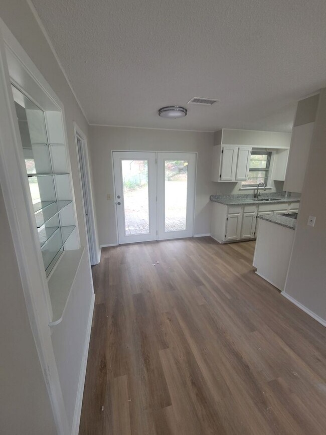Building Photo - 508 Spruce
