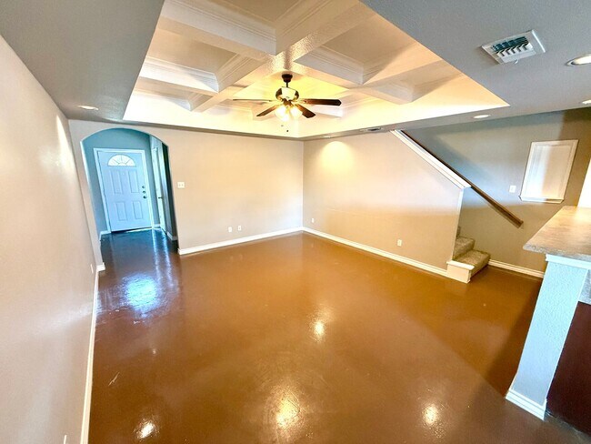Building Photo - **APPLICATION RECEIVED** Spacious 2 Story ...